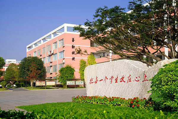 長(zhǎng)沙市學(xué)校直飲水設(shè)備應(yīng)用陶氏納濾膜元件 長(zhǎng)沙市學(xué)校直飲水設(shè)備應(yīng)用陶氏納濾膜元件